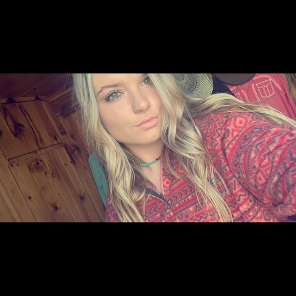 Meet your Posher, Kaleigh - Picture 1 of 1